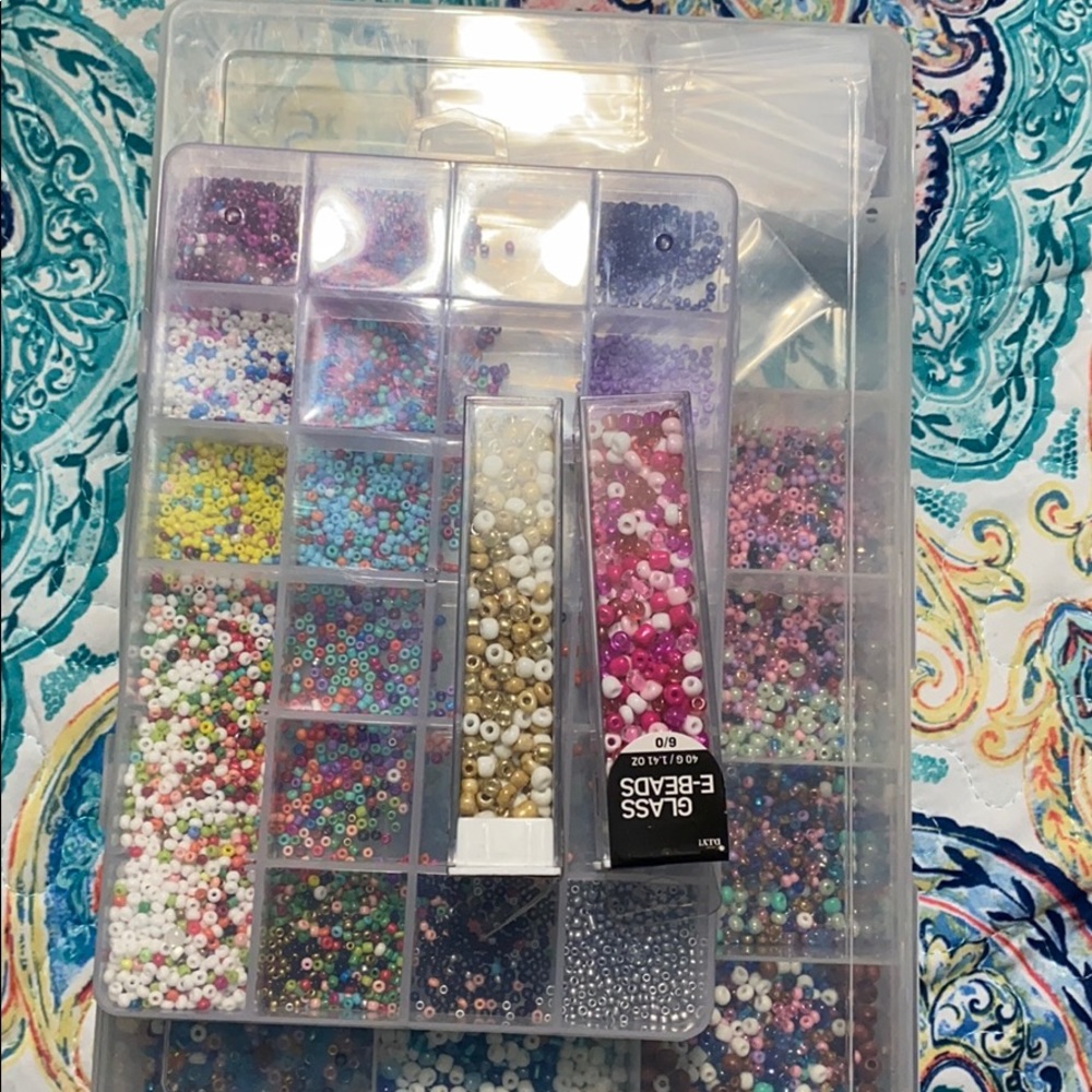 Waist beads maker